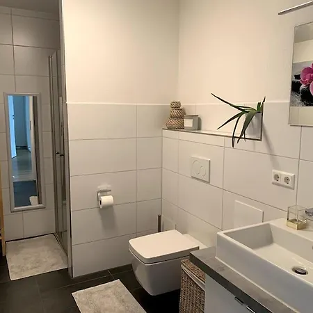 *holiday Apartment* Mit Balkon شقة