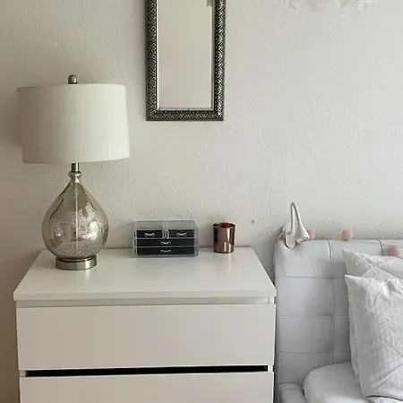 *holiday Apartment* Mit Balkon شقة *